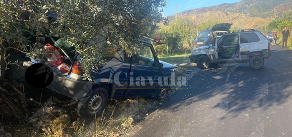Incidente tra auto a Candidati di Caulonia
