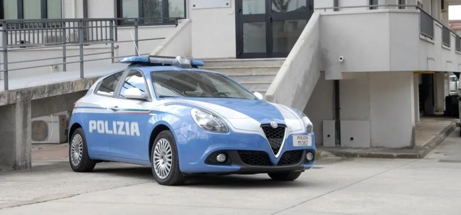 Violenze fisiche e psicologiche ai danni dei familiari, arrestato un uomo a Bovalino Violenze fisiche e psicologiche ai danni dei familiari, arrestato un uomo a Bovalino