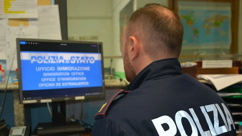 Vibo Valentia, espulso un uomo nigeriano appartenente all’organizzazione criminale “Black Axe”