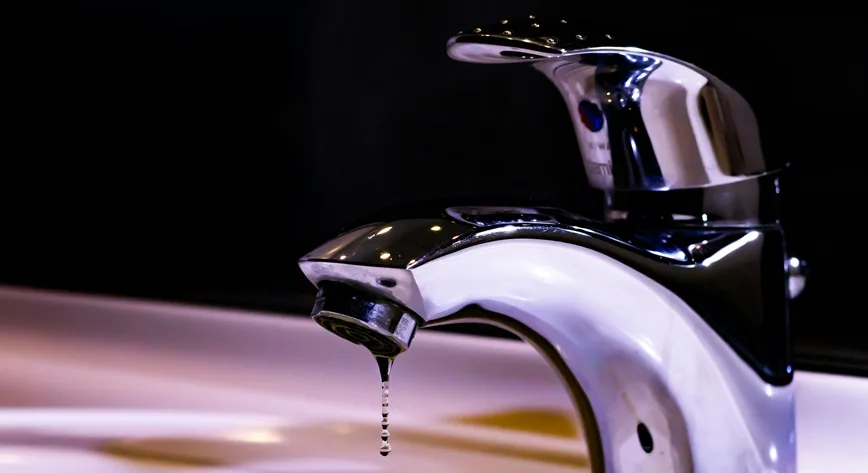 Albino Mammone: “Una settimana senz’acqua, poi è tornata ed ora siamo di nuovo senza. A Caulonia tante passerelle ma non abbiamo neanche i servizi essenziali”