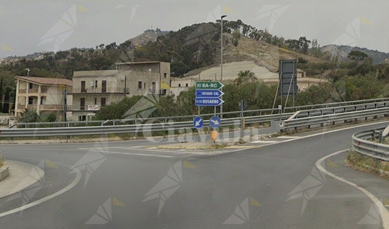 Chiusa parte della variante della SS 106 Chiusa parte della variante della SS 106