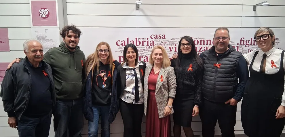 Il PD di Caulonia ha inaugurato la mostra temporanea dedicata alla Giornata internazionale per l’eliminazione della violenza contro le donne Il PD di Caulonia ha inaugurato la mostra temporanea dedicata alla Giornata internazionale per l’eliminazione della violenza contro le donne