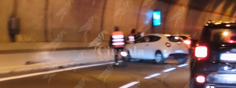 Incidente sulla variante alla statale 106, nei pressi dello svincolo di Gioiosa Ionica Incidente sulla variante alla statale 106, nei pressi dello svincolo di Gioiosa Ionica