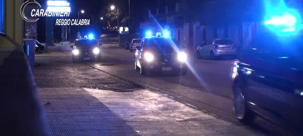 Sorprese a rubare in un negozio, 4 donne arrestate a Cinquefrondi