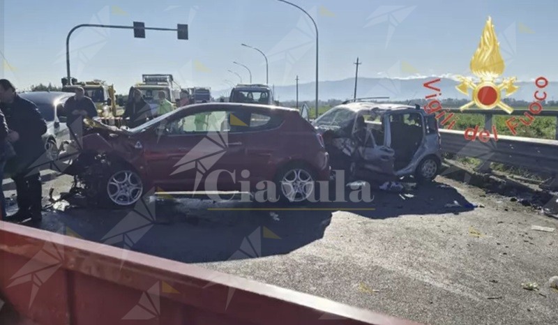 Morti due ragazzi sulla SS106, la Procura apre un fascicolo sull’incidente