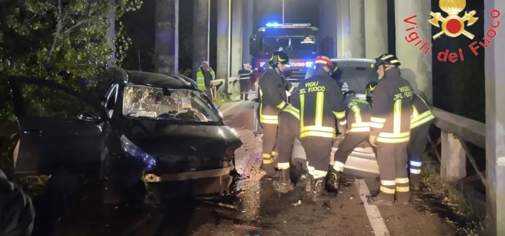 Incidente sulla SS 106, tre persone ferite