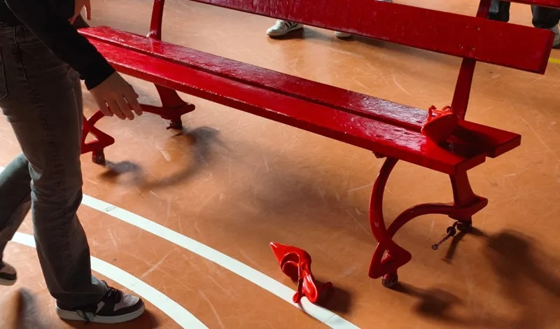 L’IIS “Mazzone” di Roccella Jonica scende in campo per dire NO alla violenza sulle donne L’IIS “Mazzone” di Roccella Jonica scende in campo per dire NO alla violenza sulle donne