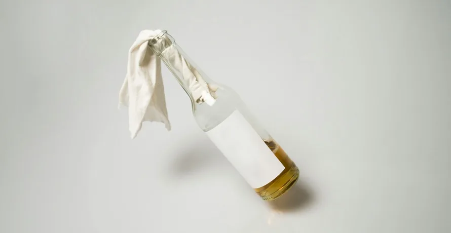 Molotov contro l’ufficio tributi del comune di Gioia Tauro. Arrestato l’autore Molotov contro l’ufficio tributi del comune di Gioia Tauro. Arrestato l’autore