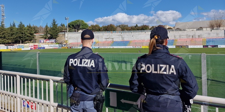 Schiaffo ad un passante, emesso un Daspo di 8 anni a carico di un tifoso della Vigor Lamezia Schiaffo ad un passante, emesso un Daspo di 8 anni a carico di un tifoso della Vigor Lamezia