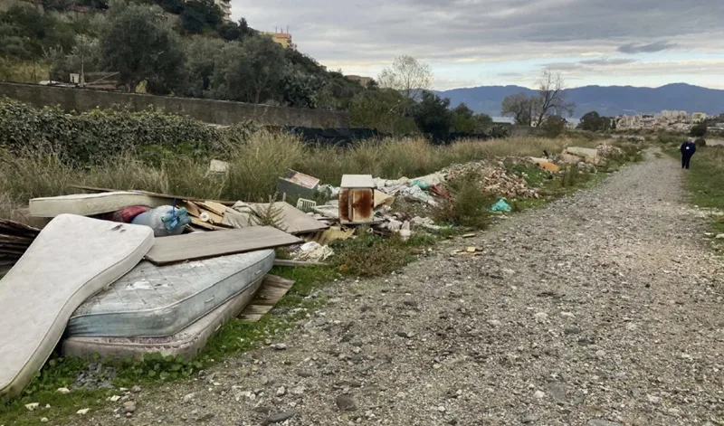 Torrente Calopinacea soffocato dai rifiuti: a Reggio Calabria nasce la sinergia OIPA–Guardia Agroforestale