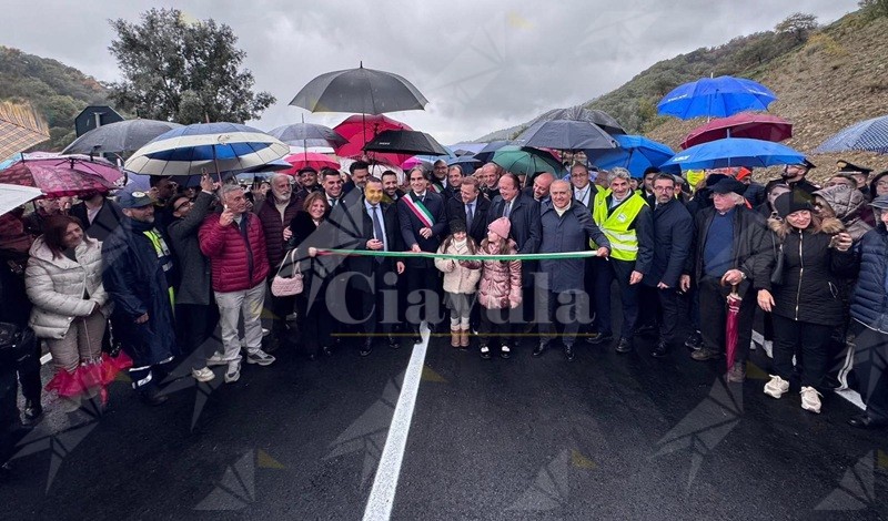 Aperto il nuovo tratto della Gallico – Gambarie, il sindaco di Reggio: “Esempio di come le cose si possono fare bene quando c’è sinergia istituzionale” Aperto il nuovo tratto della Gallico – Gambarie, il sindaco di Reggio: “Esempio di come le cose si possono fare bene quando c’è sinergia istituzionale”