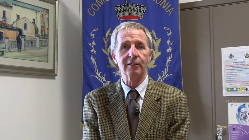 Caulonia, il sindaco Cagliuso: “Ci lasciamo alle spalle un anno difficile sotto tutti i punti di vista. Auguri alla comunità” – Video