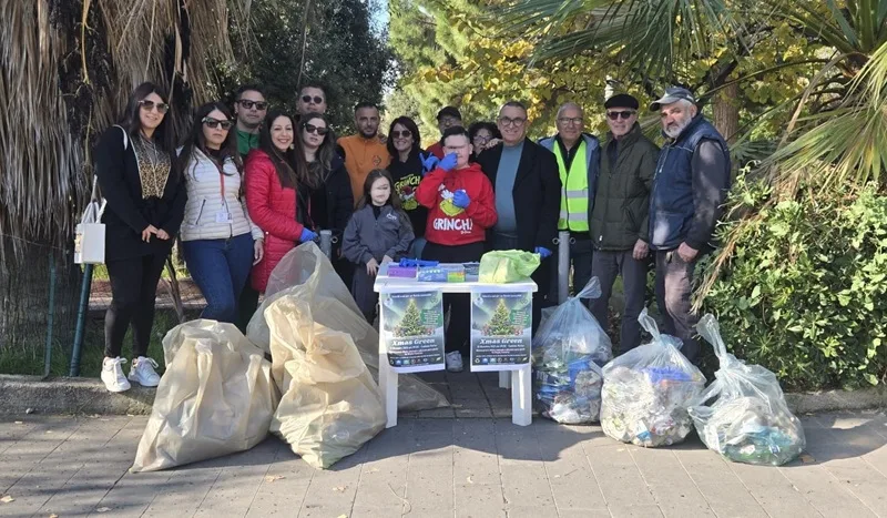 Grande successo a Caulonia per “Christmas Green”: cittadini e istituzioni insieme per l’ambiente Grande successo a Caulonia per “Christmas Green”: cittadini e istituzioni insieme per l’ambiente