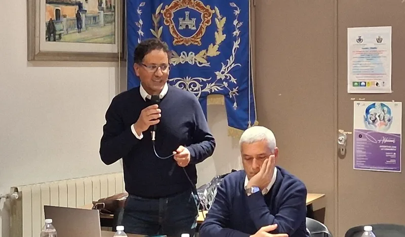 Caulonia, l’architetto Domenico Lia: “Due sottopassi pedonali e due carrabili per unire centro urbano e zona mare” – Video