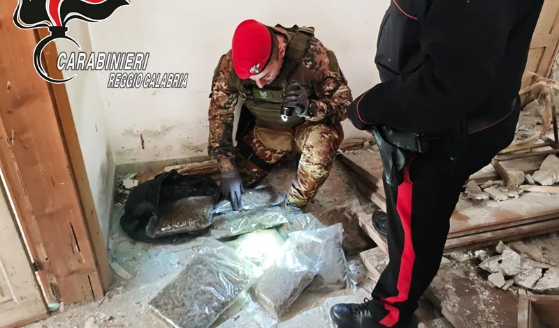 3,5kg di marijuana trovati in due case disabitate nel centro di Africo 3,5kg di marijuana trovati in due case disabitate nel centro di Africo