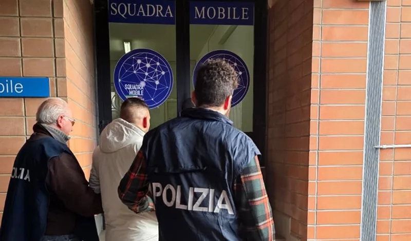 Rapina a mano armata al distributore: arrestato uno dei responsabili