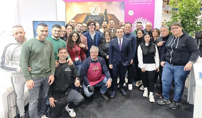 Il territorio reggino protagonista ad “Artigiano in fiera” a Milano. Il consigliere delegato Mantegna: “Triplicato il numero di visitatori ai nostri stand” Il territorio reggino protagonista ad “Artigiano in fiera” a Milano. Il consigliere delegato Mantegna: “Triplicato il numero di visitatori ai nostri stand”