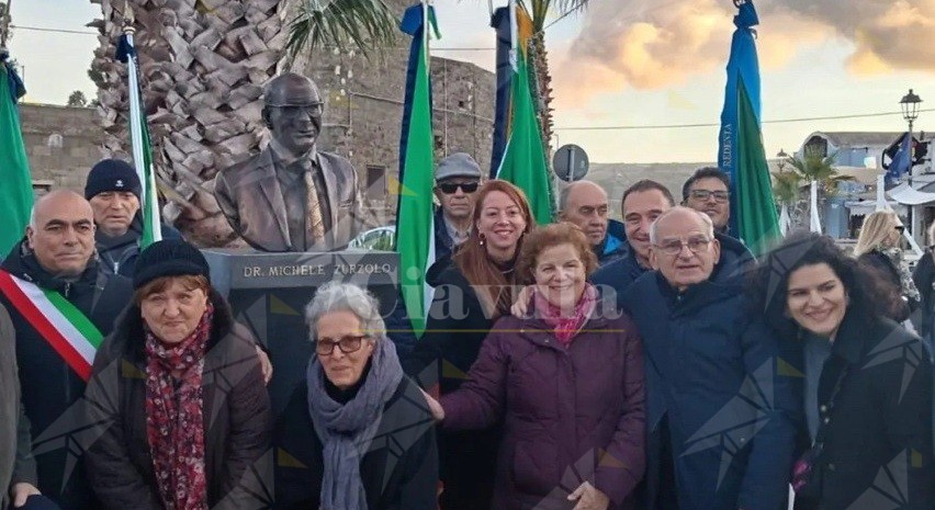 Pantelleria inaugura il busto del dottor Zurzolo, originario di Cittanova e punto di riferimento per l’isola