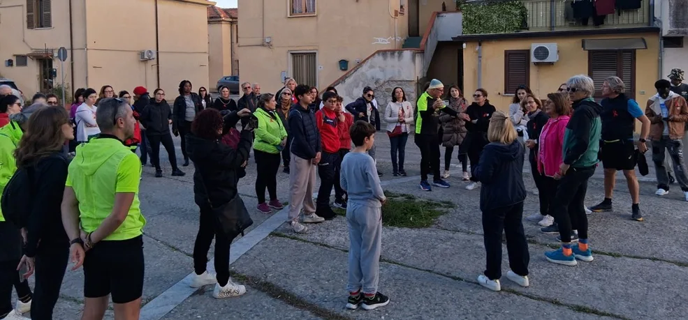 A Caulonia la camminata solidale dedicata al ricordo delle vittime di femminicidio