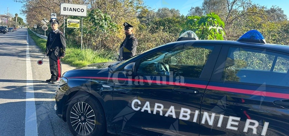 Lavoro nero e gravi violazioni sulla sicurezza in un cantiere edile a Bianco. Una denuncia e 16.700 euro di sanzioni