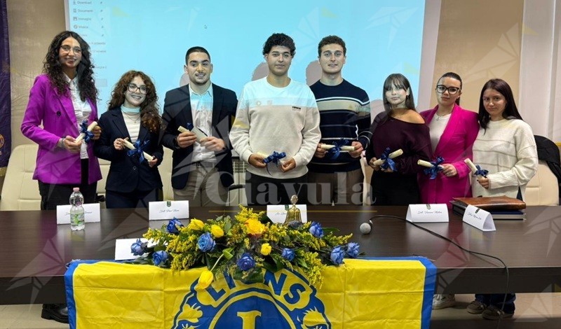 “Pagella d’oro” a Luigi Caccamo: diploma al Liceo Scientifico di Cittanova con 110 e lode