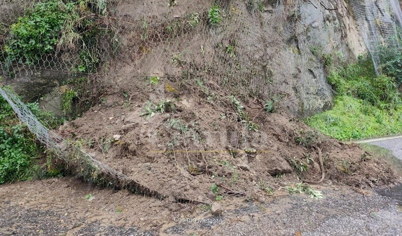 Maltempo, frane lungo la SP9 tra Monasterace e Stilo