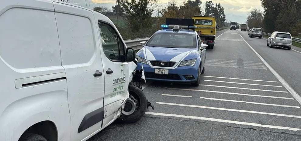 Incidente sulla SS 106, code e rallentamenti