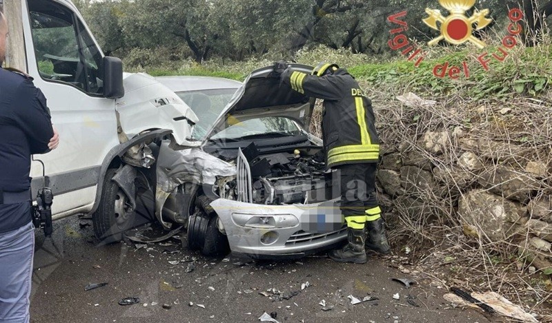 Scontro tra auto e furgone a Lamezia Terme, un uomo in ospedale