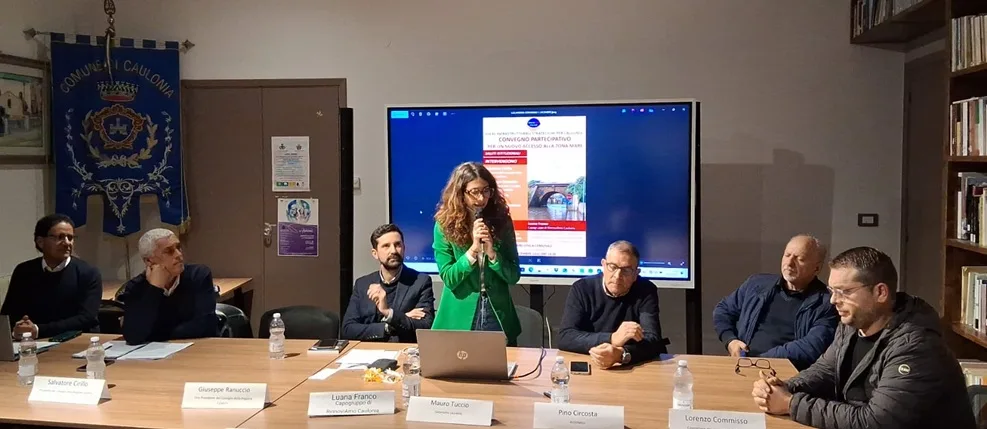 Caulonia marina divisa dalla ferrovia, “Rinnoviamo Caulonia” si interroga sulle possibili soluzioni Caulonia marina divisa dalla ferrovia, “Rinnoviamo Caulonia” si interroga sulle possibili soluzioni