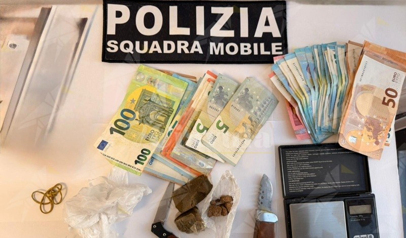 Controlli a tappeto della Polizia in Calabria, sequestrati 1.400 kg di droga Controlli a tappeto della Polizia in Calabria, sequestrati 1.400 kg di droga