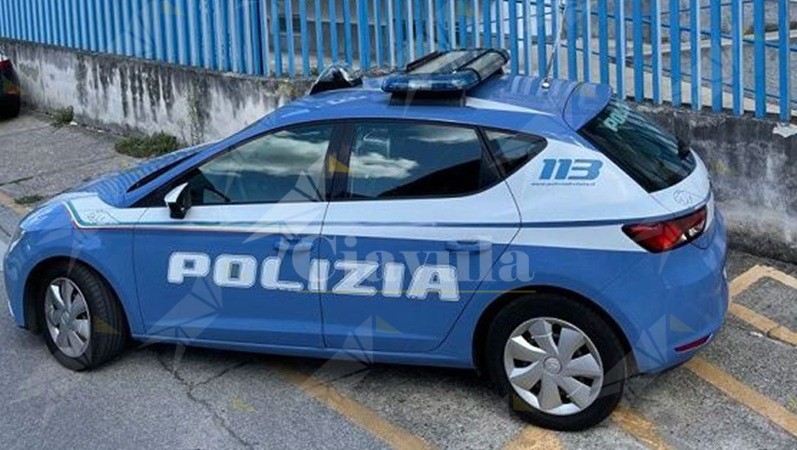 Contrasto alla detenzione e spaccio di sostanze stupefacenti: in corso un’operazione della Polizia