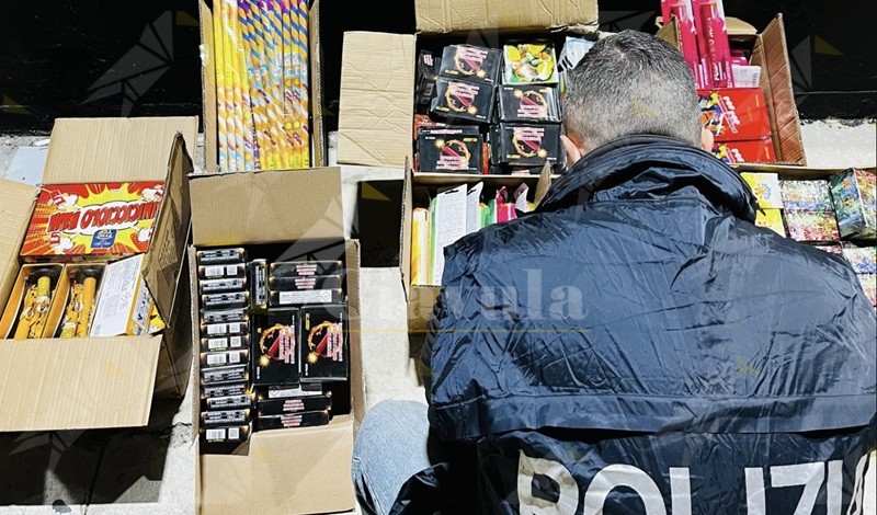 Sequestrati 65kg di fuochi d’artificio non conformi, denunciato un uomo a Crotone