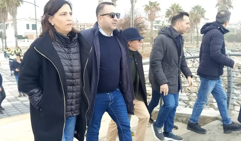 Ciclone Harry, sopralluogo di Occhiuto sul lungomare di Caulonia. Il sindaco: “Vicinanza concreta in un momento difficile”