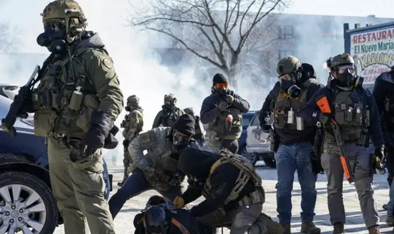 Agenti ICE in Italia? Per il governo Meloni non sarebbe un problema. Intanto la milizia di Trump ammazza un infermiere