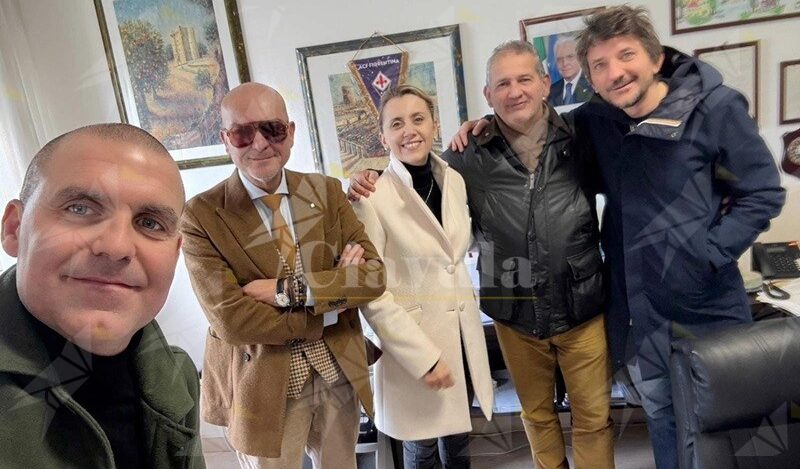 Confronto su cultura e territorio a Marina di Gioiosa Ionica: l’Amministrazione comunale incontra il giornalista Tommaso Labate