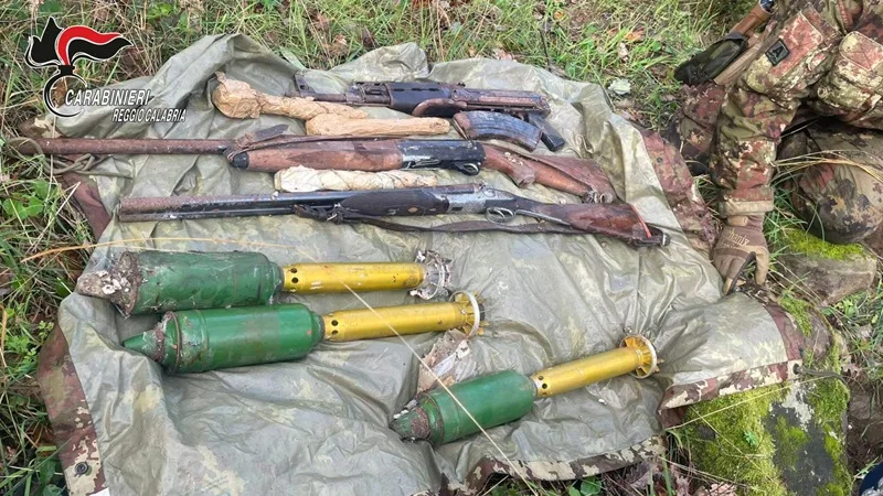 Maxi sequestro dei Carabinieri nell’Aspromonte: scoperto un arsenale da guerra