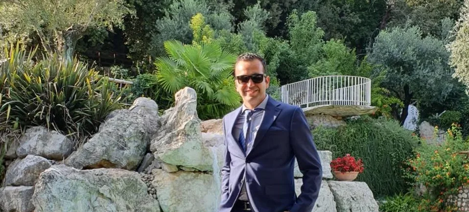 Battista, il Carabiniere gentile che faceva amare a tutti l’Arma. Il suo trasferimento da Caulonia a Bovalino aveva provocato dispiacere in tutta la comunità. Il suo suicidio lascia il paese sgomento Battista, il Carabiniere gentile che faceva amare a tutti l’Arma. Il suo trasferimento da Caulonia a Bovalino aveva provocato dispiacere in tutta la comunità. Il suo suicidio lascia il paese sgomento