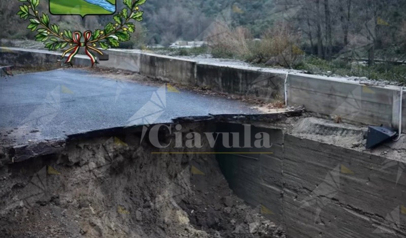 Voragine sulla SP 95, l’Amministrazione Comunale di Bivongi: “Attivate tutte le procedure necessarie per mettere in sicurezza l’area”