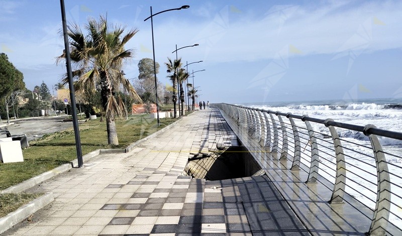 Danni sul lungomare di Caulonia – foto