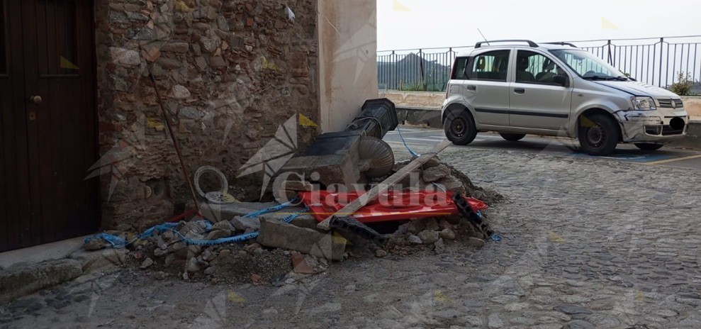 Lucia Spanò: “L’incompiuto istituzionale cauloniese”