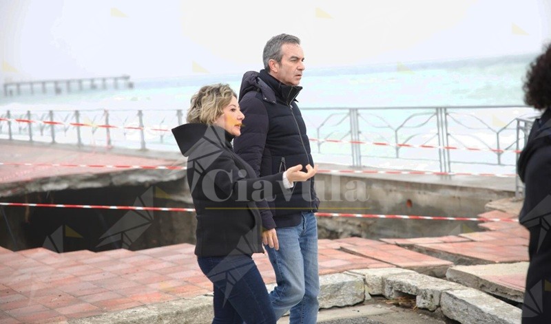 Il presidente Occhiuto a Siderno per valutare i danni del Ciclone Harry, il sindaco Fragomeni: “La vicinanza della Regione dà forza alla nostra comunità”