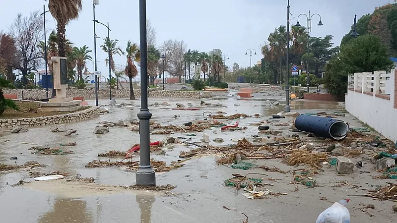 Ilario Ammendolia: “Dov’è finito il finanziamento di 7 milioni di euro per la difesa di Caulonia dal mare?”