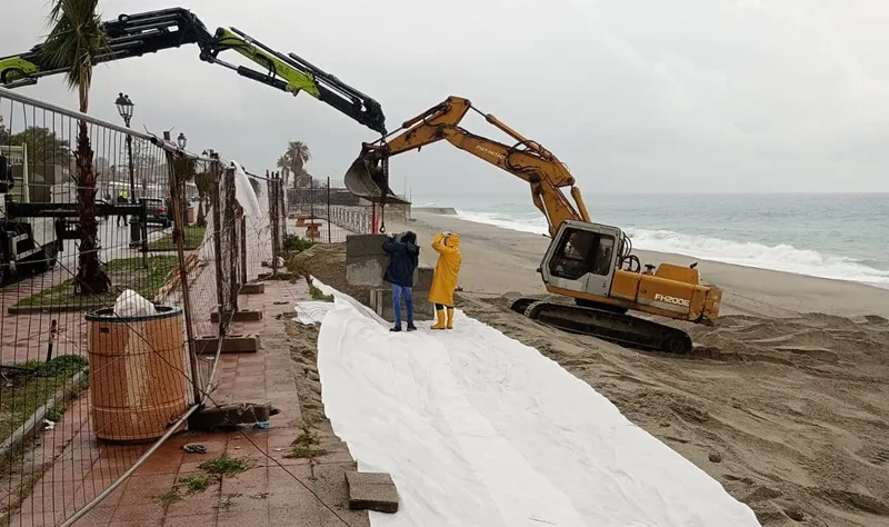 Maltempo in arrivo, Siderno chiude il lungomare da lunedì a mercoledì