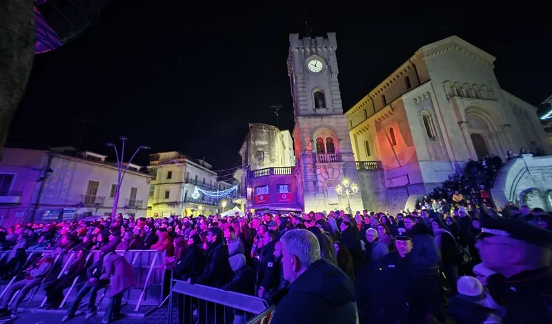 Un Natale che unisce: Cinquefrondi ringrazia la sua comunità