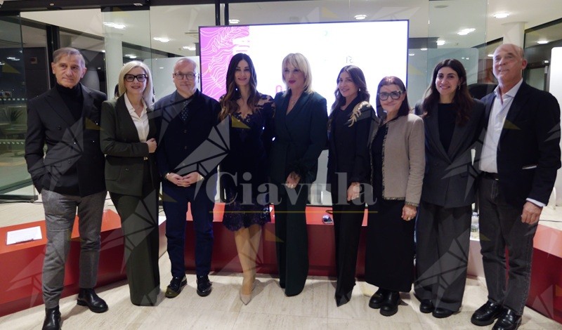 Al via “OltreModa” a Reggio Calabria: moda, eleganza e territorio in primo piano. Manuela Arcuri madrina dell’evento Al via “OltreModa” a Reggio Calabria: moda, eleganza e territorio in primo piano. Manuela Arcuri madrina dell’evento