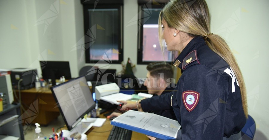 La Polizia sensibilizza i cittadini contro le truffe telematiche