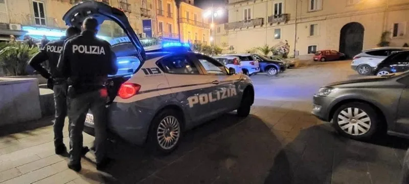 Lite in centro a Vibo Valentia: denunciato un 24enne e sanzionato un locale