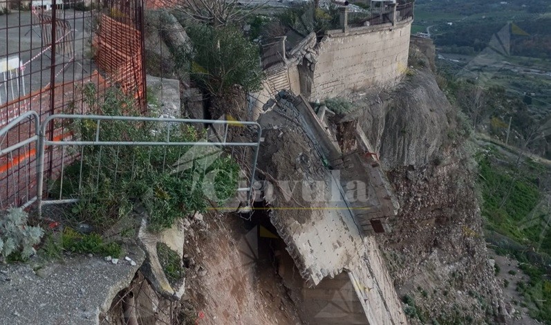 Lucia Spanò: “Caulonia crolla nel silenzio del sindaco”