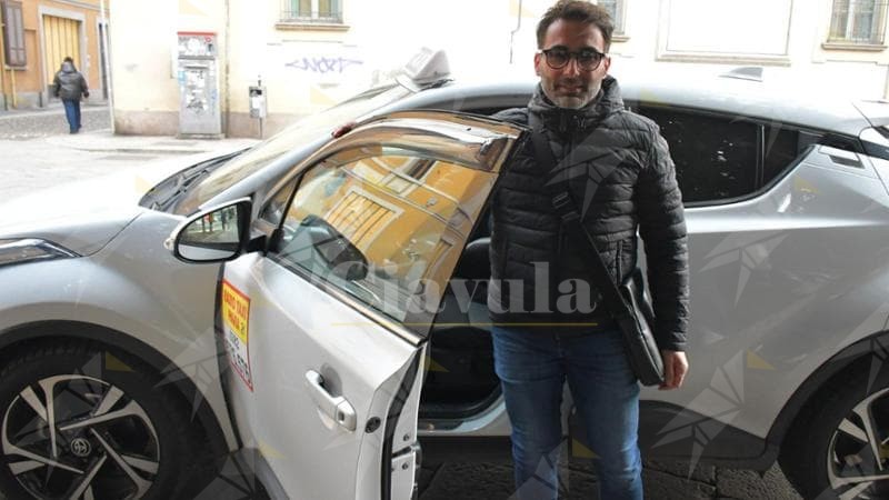 Tassista di Siderno salva due ragazze inseguite dal branco a Pavia. Mariateresa Fragomeni: “Orgogliosi di lui” Tassista di Siderno salva due ragazze inseguite dal branco a Pavia. Mariateresa Fragomeni: “Orgogliosi di lui”