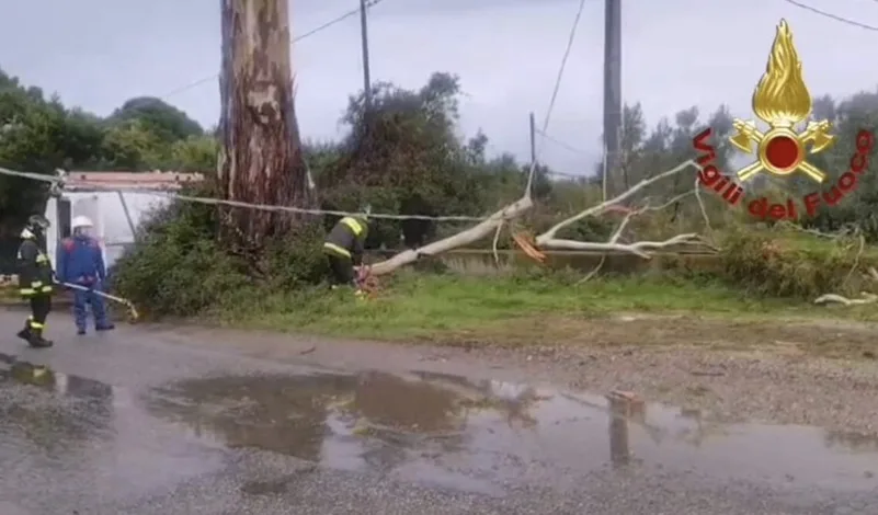 Maltempo in Calabria: oltre 220 interventi dei Vigili del Fuoco su tutta la regione